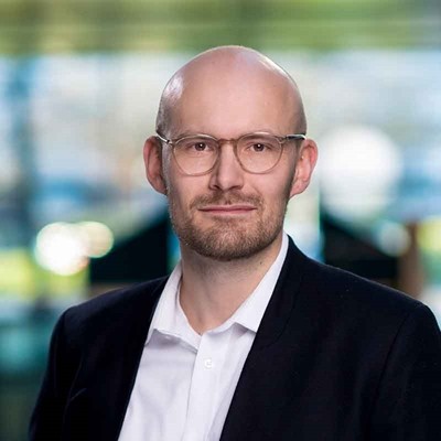 Portræt af Kristoffer Østergaard Kristensen, Pressechef, KMD