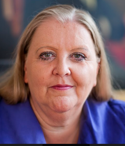 Portræt af Lisbeth Knudsen, ansvarshavende chefredaktør og direktør for Mandag Morgen.